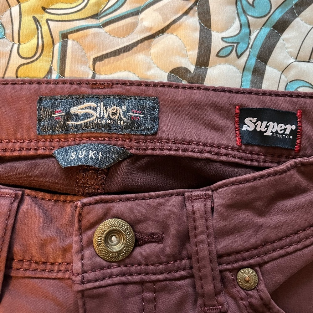 Silver Suki Super Skinny Jeans, Maroon color, Size W27/L31